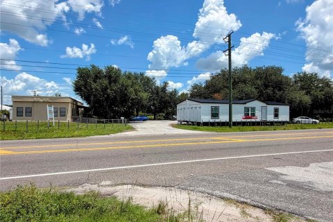 Immobilier commercial à Plant City, Floride 330.36 m2 № 2210576