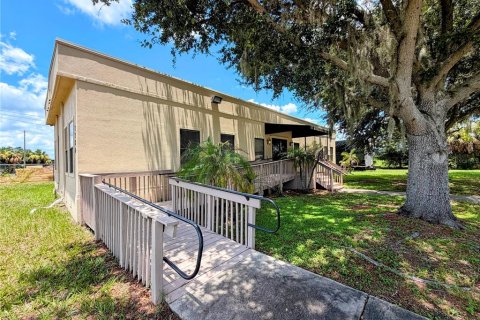 Commercial property in Plant City, Florida 330.36 sq.m. № 2210576 - photo 2