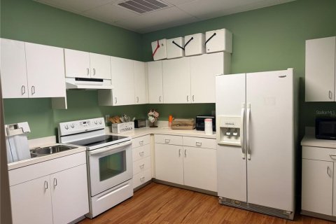 Commercial property in Plant City, Florida 330.36 sq.m. № 2210576 - photo 17