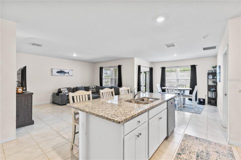House in Clermont, Florida 3 bedrooms, 153.38 sq.m. № 1884237 - photo 10