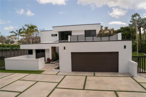 Villa ou maison à vendre à Pinecrest, Floride: 4 chambres, 306.02 m2 № 2073702 - photo 2