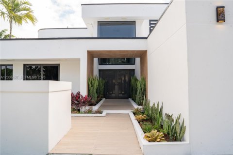 Villa ou maison à vendre à Pinecrest, Floride: 4 chambres, 306.02 m2 № 2073702 - photo 3