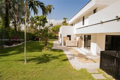 Villa ou maison à vendre à Pinecrest, Floride: 4 chambres, 306.02 m2 № 2073702 - photo 12