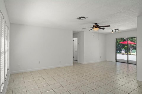 Villa ou maison à vendre à Spring Hill, Floride: 2 chambres, 124.12 m2 № 1905599 - photo 9