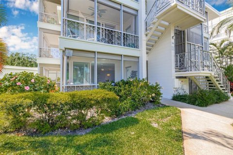 Condo in Saint Petersburg, Florida, 1 bedroom  № 2113508