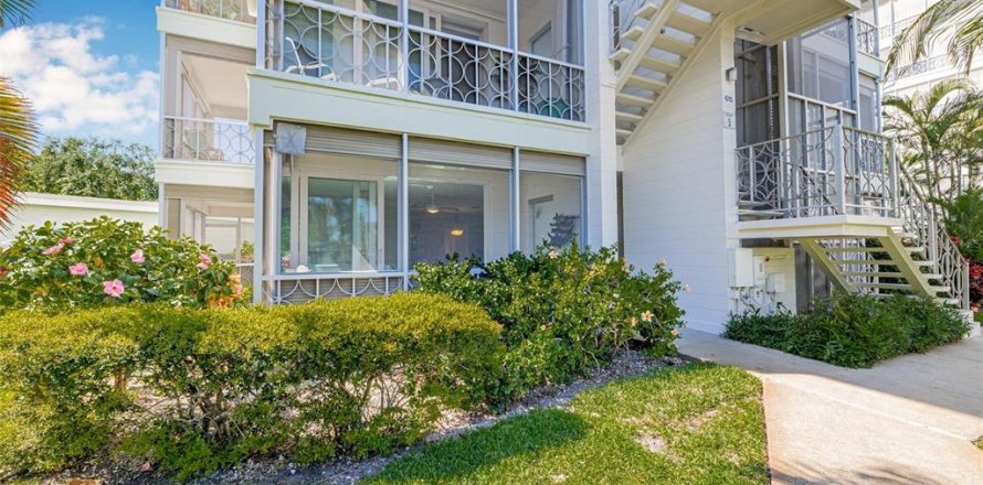 Condo in Saint Petersburg, Florida, 1 bedroom № 2113508