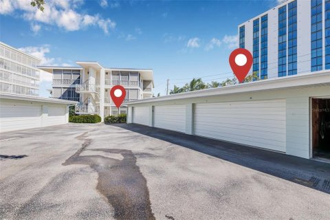 Condo in Saint Petersburg, Florida, 1 bedroom № 2113508 - photo 30