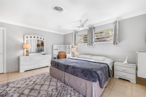 Condo in Saint Petersburg, Florida, 1 bedroom № 2113508 - photo 19