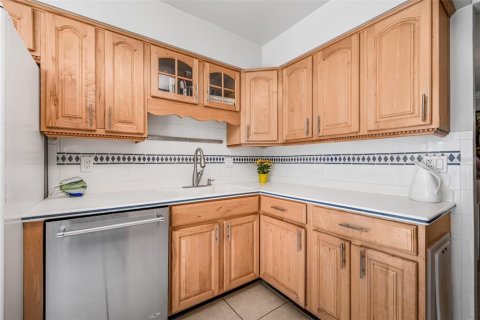 Condo in Saint Petersburg, Florida, 1 bedroom № 2113508 - photo 16