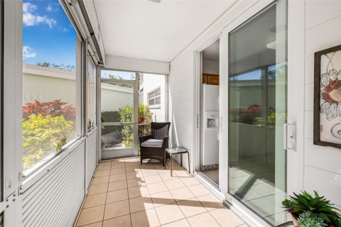Condo in Saint Petersburg, Florida, 1 bedroom № 2113508 - photo 23