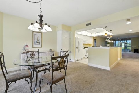 Condo in New Smyrna Beach, Florida, 2 bedrooms  № 1893922 - photo 15