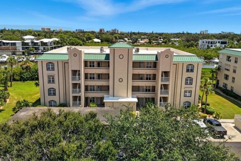 Condo in New Smyrna Beach, Florida, 2 bedrooms  № 1893922 - photo 1