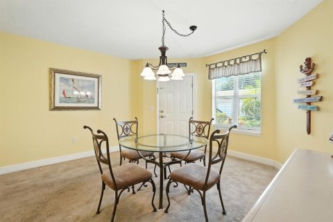 Condo in New Smyrna Beach, Florida, 2 bedrooms  № 1893922 - photo 11