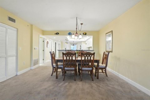 Condo in New Smyrna Beach, Florida, 2 bedrooms  № 1893922 - photo 14