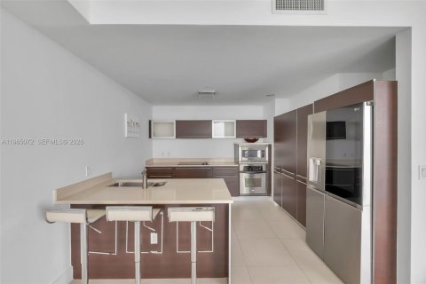 Condo in Miami, Florida, 3 bedrooms  № 2050864 - photo 8