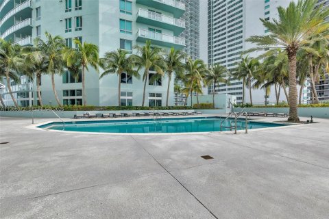 Condo in Miami, Florida, 3 bedrooms  № 2050864 - photo 28