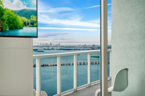 Condo in Miami, Florida, 3 bedrooms  № 2050864 - photo 22