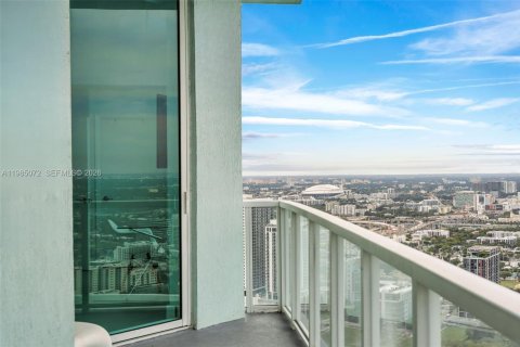 Condo in Miami, Florida, 3 bedrooms  № 2050864 - photo 24