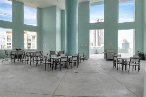Condo in Miami, Florida, 3 bedrooms  № 2050864 - photo 27