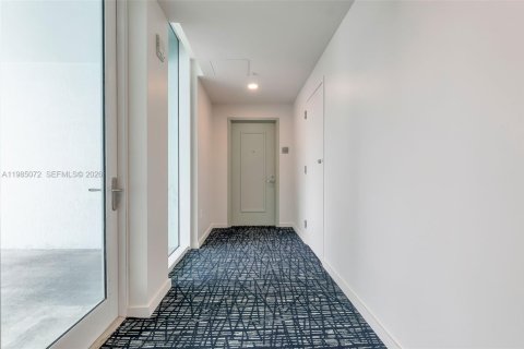 Condo in Miami, Florida, 3 bedrooms  № 2050864 - photo 2