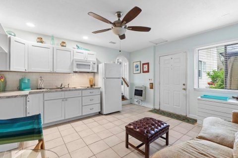House in New Smyrna Beach, Florida 3 bedrooms, 178.37 sq.m. № 1806901 - photo 23