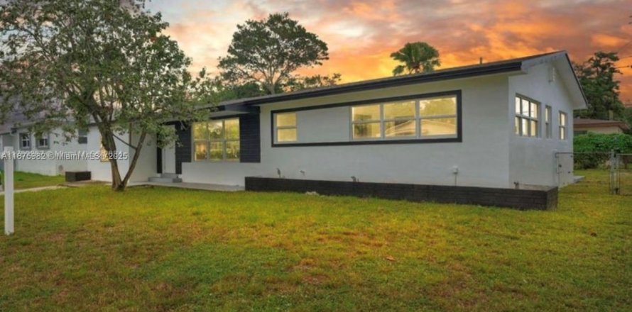 Villa ou maison à Miami, Floride 3 chambres, 146.51 m2 № 1980466