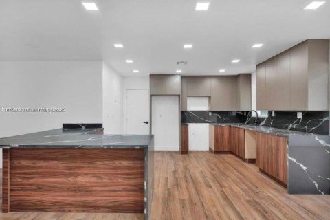 Villa ou maison à vendre à Miami, Floride: 3 chambres, 146.51 m2 № 1980466 - photo 4