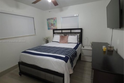 House in Plantation, Florida 3 bedrooms, 125.6 sq.m. № 1931098 - photo 7