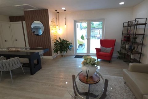 Villa ou maison à vendre à Plantation, Floride: 3 chambres, 125.6 m2 № 1931098 - photo 2