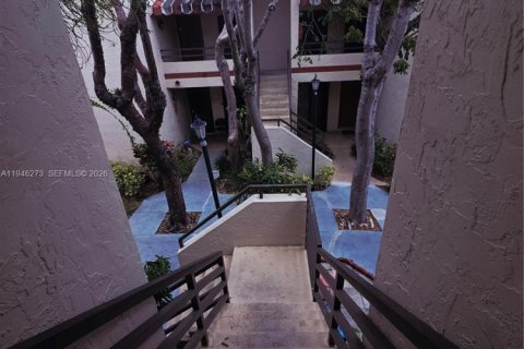 Снять в аренду кондоминиум в Майами, Флорида 2 спальни, 90.86м2, № 2002591 - фото 20