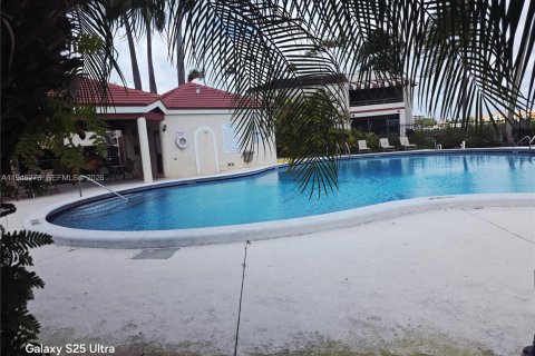 Снять в аренду кондоминиум в Майами, Флорида 2 спальни, 90.86м2, № 2002591 - фото 22