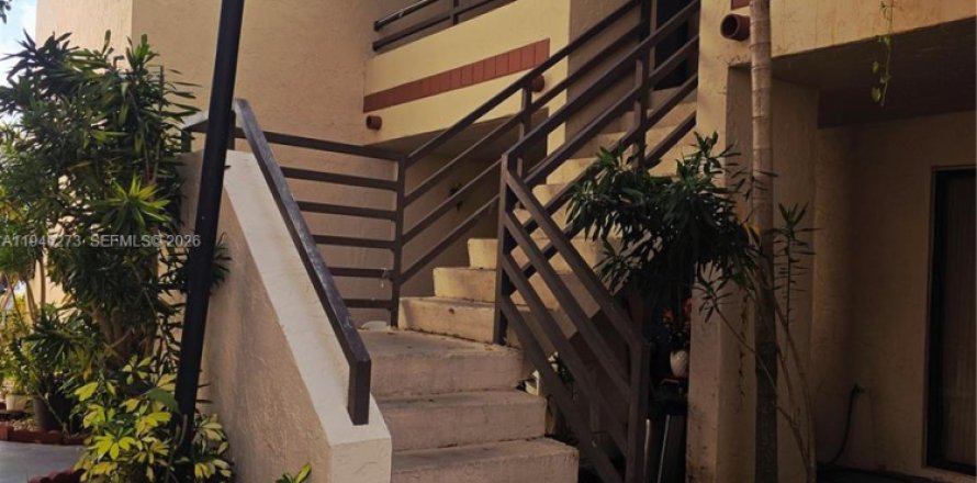 Condo in Miami, Florida, 2 bedrooms  № 2002591