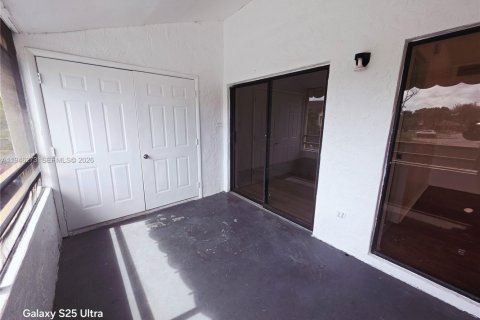 Снять в аренду кондоминиум в Майами, Флорида 2 спальни, 90.86м2, № 2002591 - фото 15