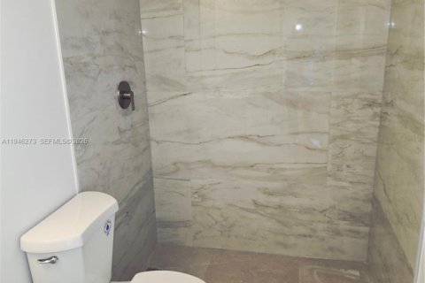 Снять в аренду кондоминиум в Майами, Флорида 2 спальни, 90.86м2, № 2002591 - фото 16