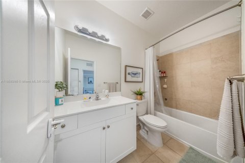 Touwnhouse à vendre à Hialeah, Floride: 3 chambres, 158.68 m2 № 1892074 - photo 30