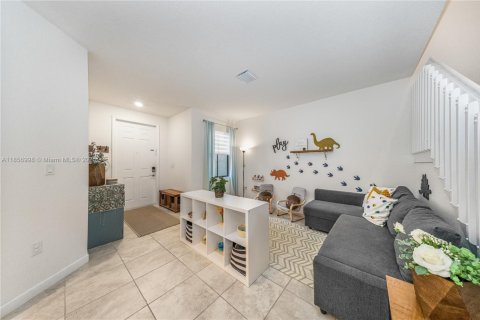 Touwnhouse à vendre à Hialeah, Floride: 3 chambres, 158.68 m2 № 1892074 - photo 18