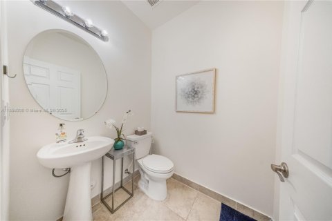 Touwnhouse à vendre à Hialeah, Floride: 3 chambres, 158.68 m2 № 1892074 - photo 27
