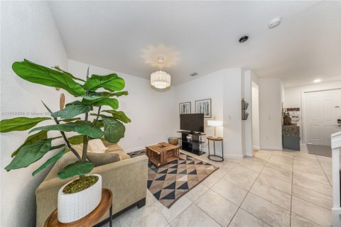 Touwnhouse à vendre à Hialeah, Floride: 3 chambres, 158.68 m2 № 1892074 - photo 20