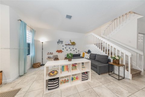 Touwnhouse à vendre à Hialeah, Floride: 3 chambres, 158.68 m2 № 1892074 - photo 16