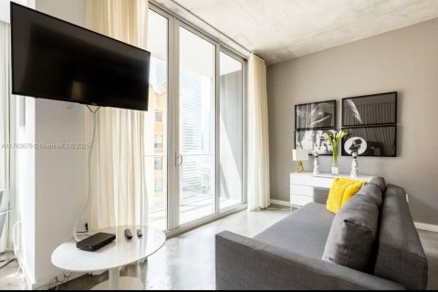 Снять в аренду кондоминиум в Майами, Флорида 1 спальня, 49.52м2, № 1958803 - фото 10