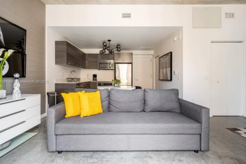 Снять в аренду кондоминиум в Майами, Флорида 1 спальня, 49.52м2, № 1958803 - фото 1
