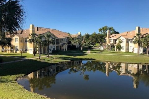 Condominio en North Lauderdale, Florida, 2 dormitorios  № 2030189
