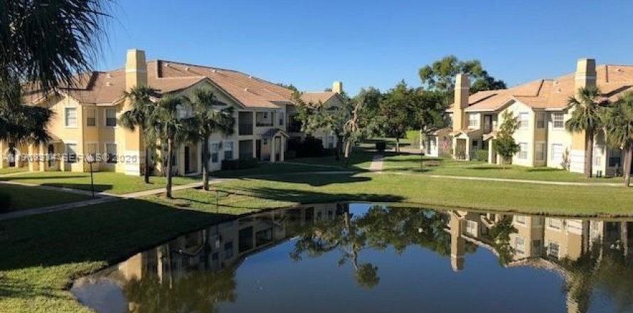 Condominio en North Lauderdale, Florida, 2 dormitorios  № 2030189