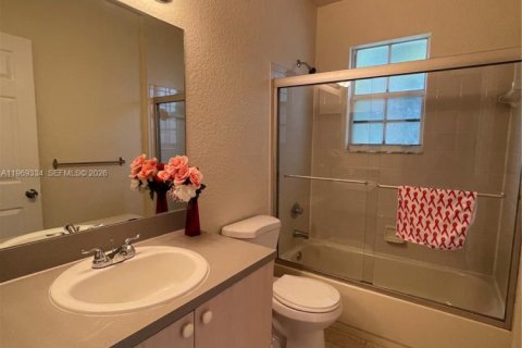Condominio en venta en North Lauderdale, Florida, 2 dormitorios, 107.95 m2 № 2030189 - foto 13