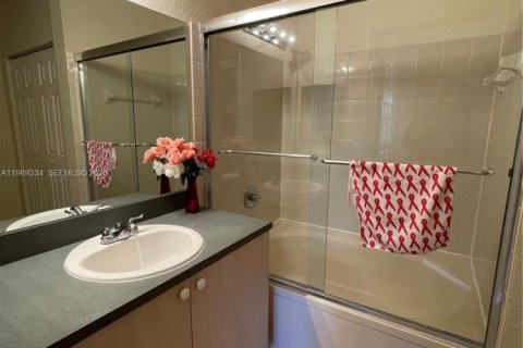 Condominio en venta en North Lauderdale, Florida, 2 dormitorios, 107.95 m2 № 2030189 - foto 12