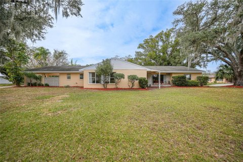 House in Arcadia, Florida 3 bedrooms, 227.89 sq.m. № 1656975 - photo 1