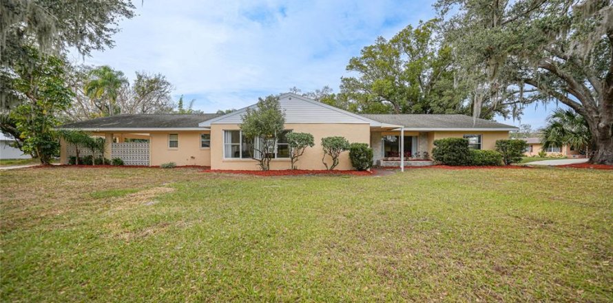 House in Arcadia, Florida 3 bedrooms, 227.89 sq.m. № 1656975
