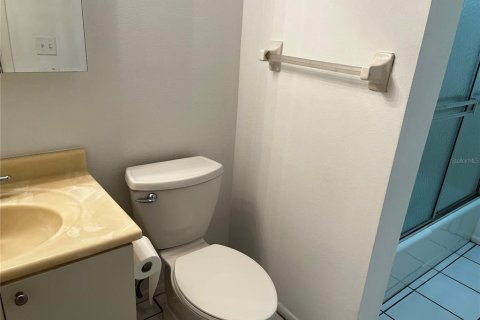 Condo in Bradenton, Florida, 2 bedrooms  № 2108118 - photo 10