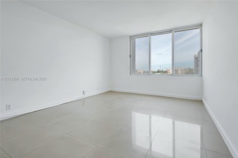 Copropriété à vendre à Miami Beach, Floride: 1 chambre, 89.37 m2 № 2432528 - photo 14