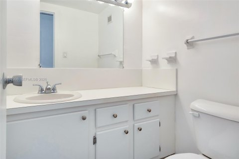 Copropriété à vendre à Miami Beach, Floride: 1 chambre, 89.37 m2 № 2432528 - photo 24